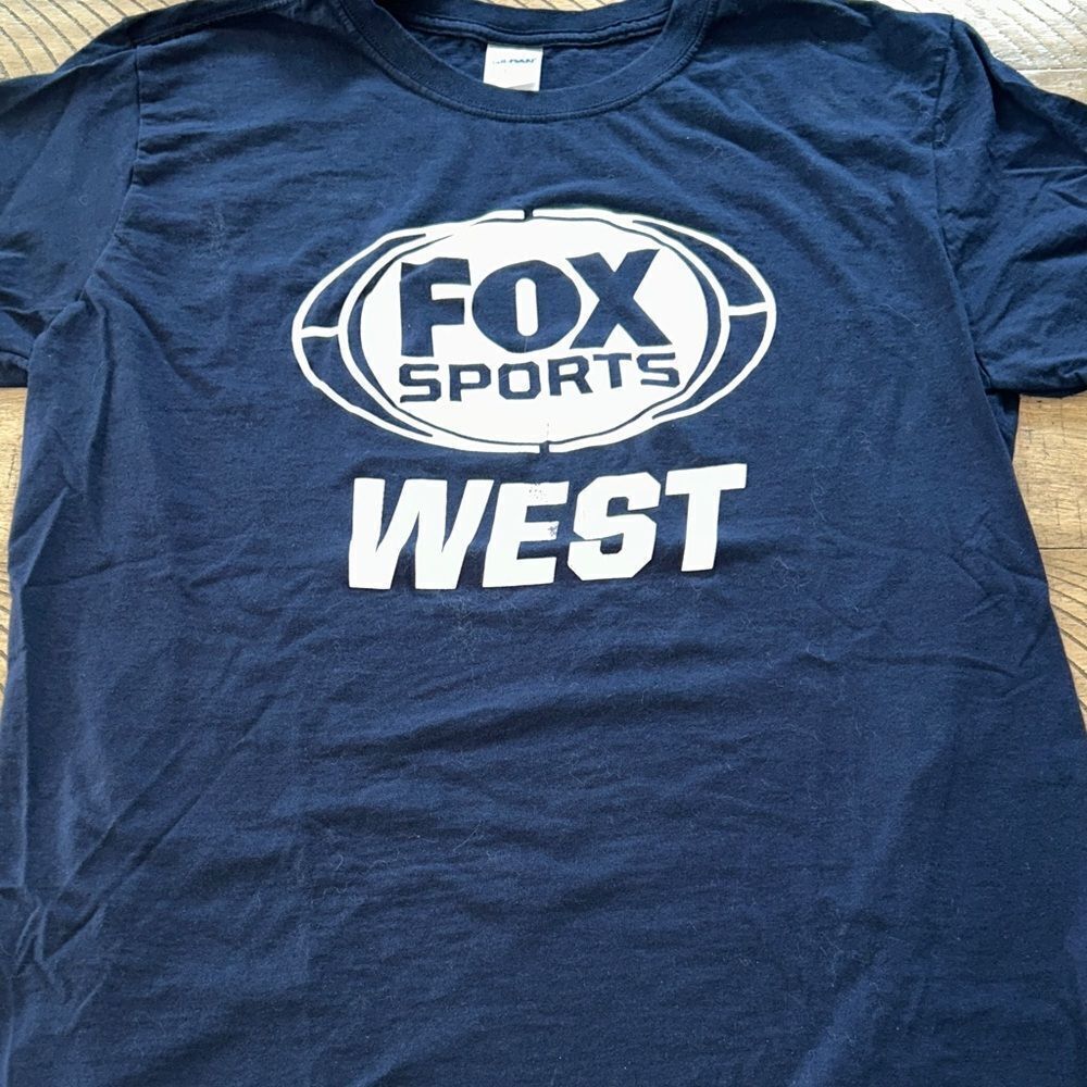 Fox Sports ⚽️ 🏈 West Men's Vintage Navy T-Shirt 💯 Cotton